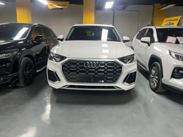 Audi Q5L — Фото автомобиля 2