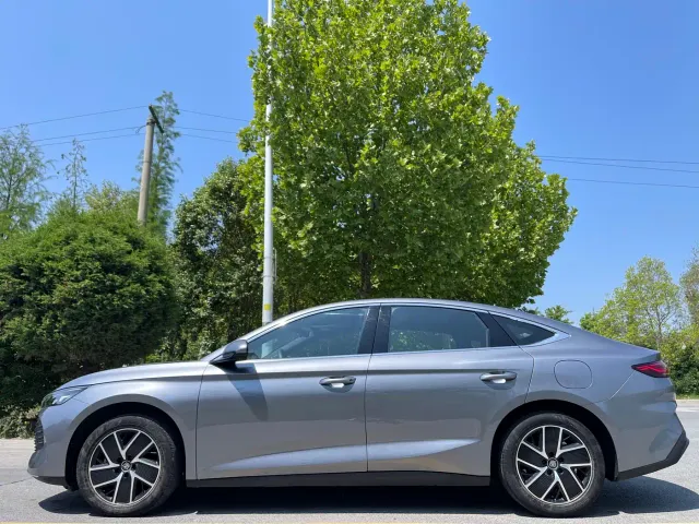 BYD Qin L — Фото автомобиля 4