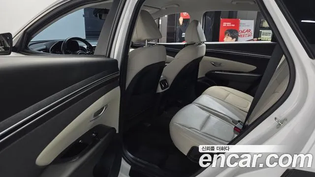Hyundai Tucson Tucson (NX4) Бензин 1.6 турбо 2WD — Фото автомобиля 26