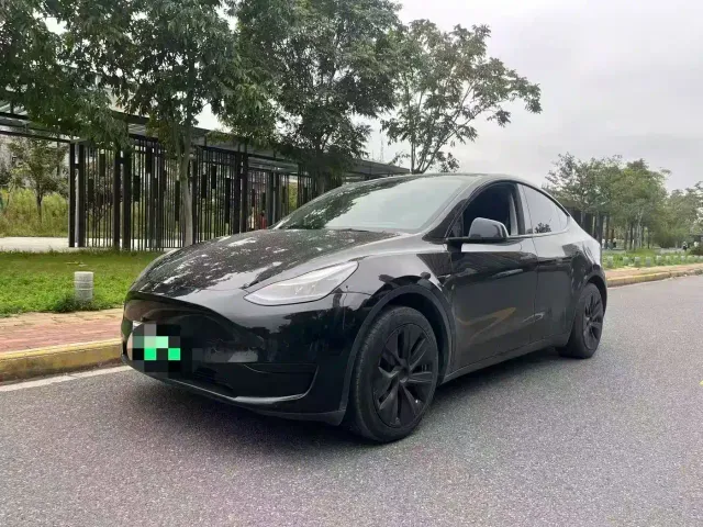Фотография автомобиля — Tesla Model Y