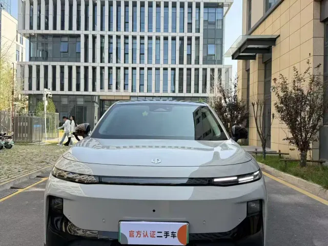 Leapmotor Leapmotor B10 2025 510 Joy Edition — Фото автомобиля 2