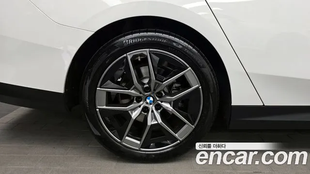 BMW 5-Series — Фото автомобиля 5
