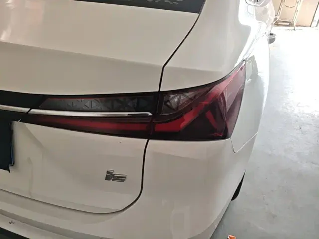 Roewe i5 — Фото автомобиля 7