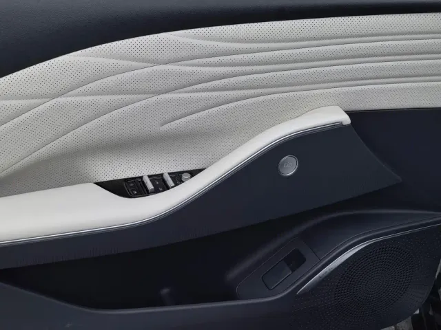 Geely Galaxy E8 — Фото автомобиля 27