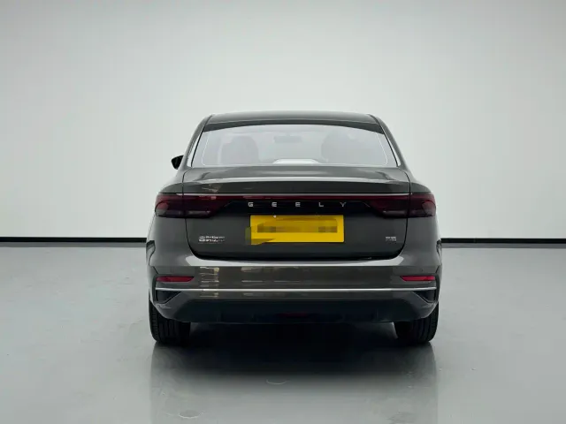 Geely Emgrand — Фото автомобиля 5