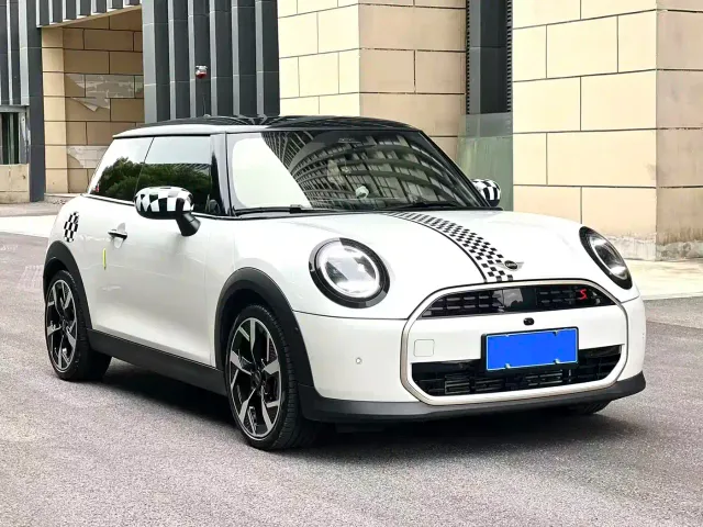 MINI Hatch — Фото автомобиля 3