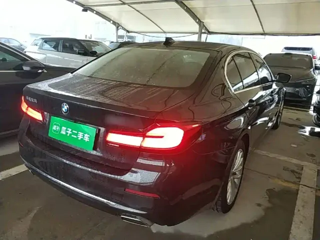 BMW 5 Series — Фото автомобиля 6