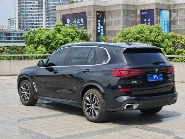 BMW X5 — Фото автомобиля 3