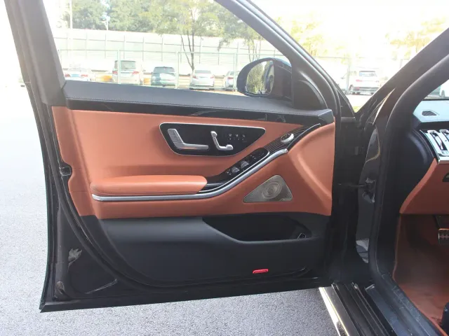 Mercedes-Benz S-Class — Фото автомобиля 12