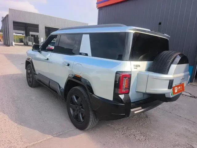 BYD FangChengBao Leopard 8 — Фото автомобиля 3