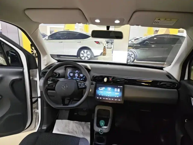 Leapmotor T03 — Фото автомобиля 12