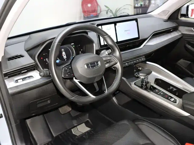 Geely Xingrui — Фото автомобиля 10