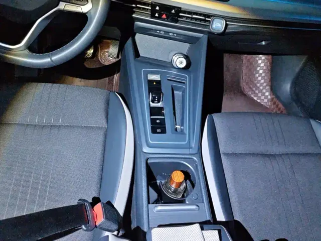 Volkswagen Golf — Фото автомобиля 16