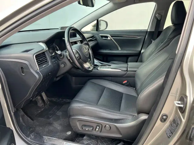 Lexus RX — Фото автомобиля 10
