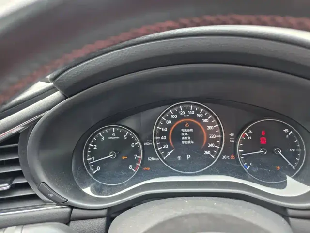 Mazda Axela — Фото автомобиля 14