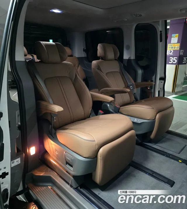 Hyundai Staria Staria 4WD Lounge 7 мест — Фото автомобиля 12