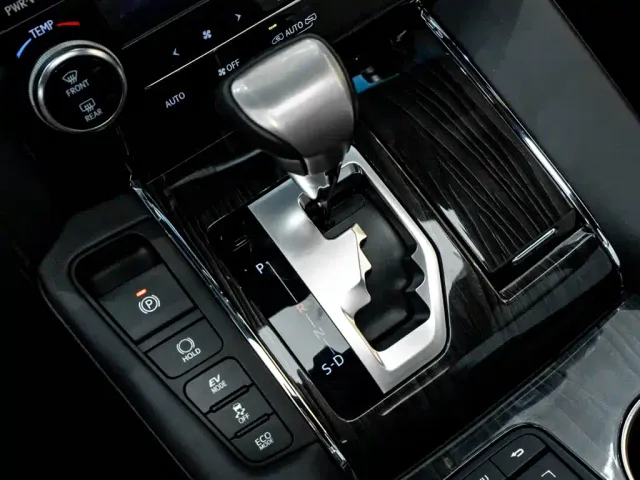 Lexus LM — Фото автомобиля 19