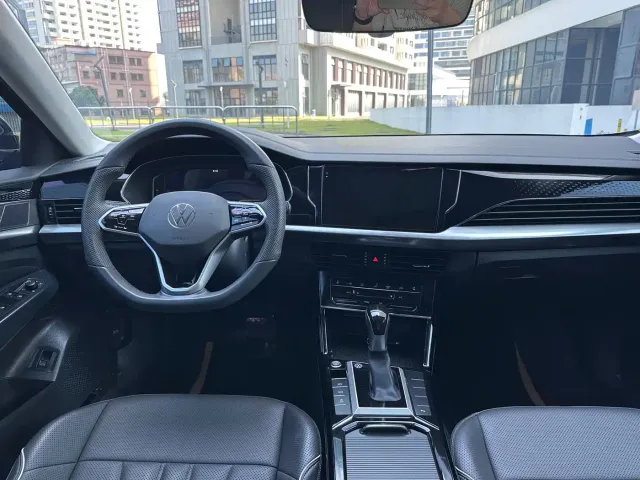 Volkswagen Passat — Фото автомобиля 10