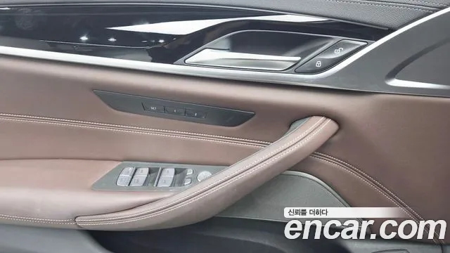 BMW 5-Series — Фото автомобиля 28
