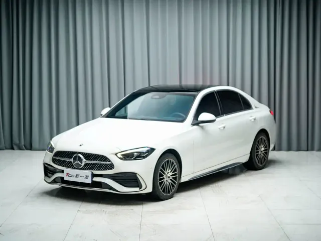 Фотография автомобиля — Mercedes-Benz C-Class