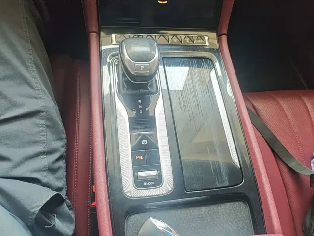 Hongqi H5 — Фото автомобиля 13