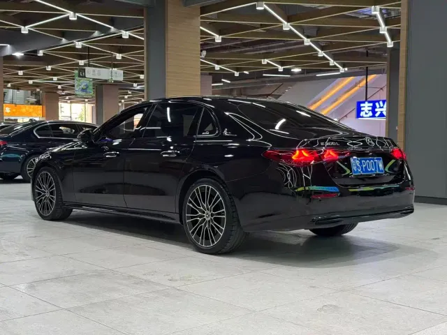Mercedes-Benz E-Class — Фото автомобиля 9