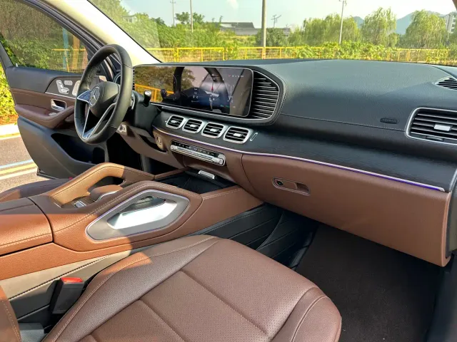 Mercedes-Benz GLE-Class — Фото автомобиля 12