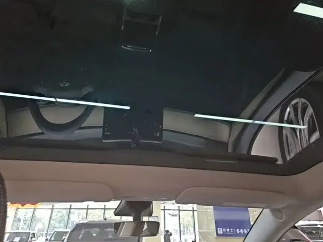 Tesla Model Y — Фото автомобиля 17
