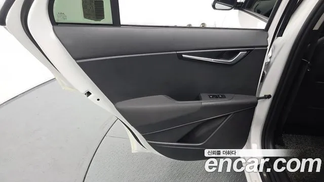 Kia Niro The All New Niro Signature — Фото автомобиля 24