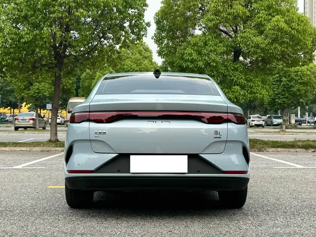 BYD Qin L — Фото автомобиля 8