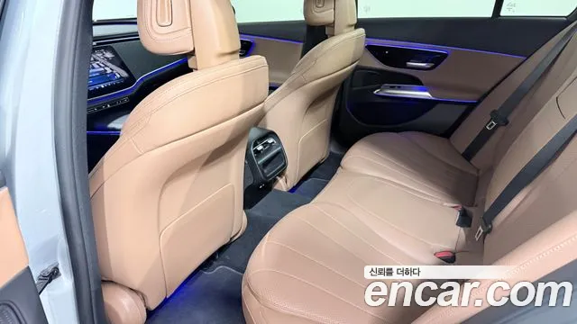Mercedes-Benz E-Class — Фото автомобиля 10