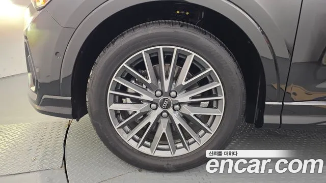 Audi Q3 40 TFSI quattro Premium — Фото автомобиля 5