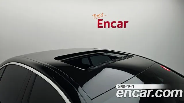 Mercedes-Benz E-Class — Фото автомобиля 11