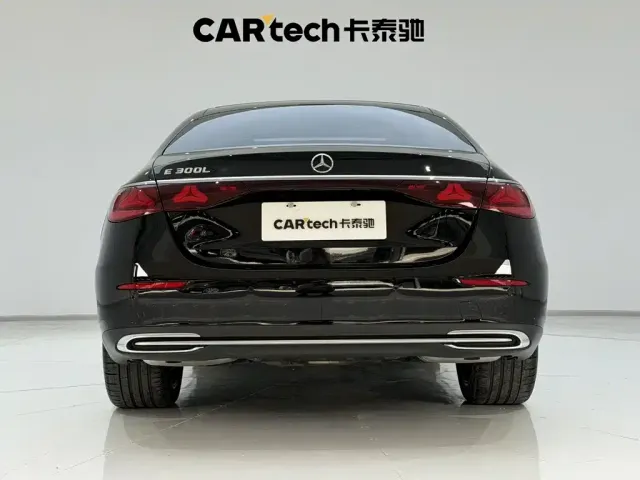 Mercedes-Benz E-Class — Фото автомобиля 6