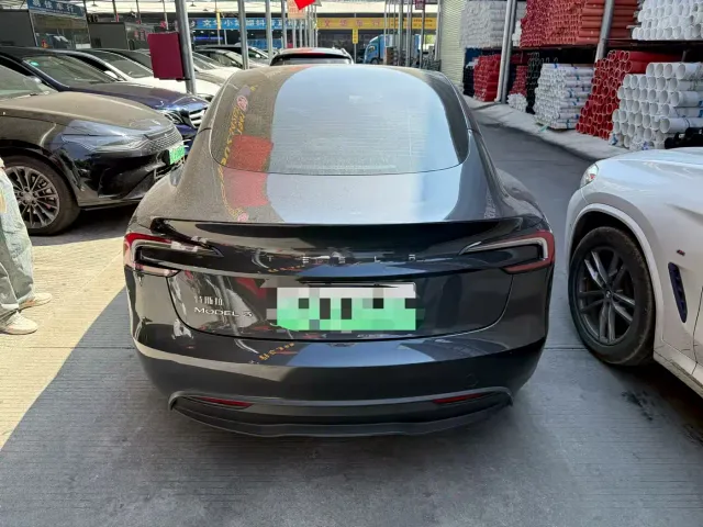 Tesla Model 3 — Фото автомобиля 7