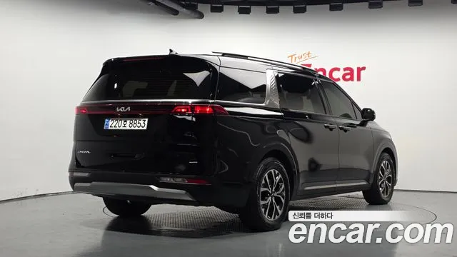 Kia Carnival Generation 4 — Фото автомобиля 2