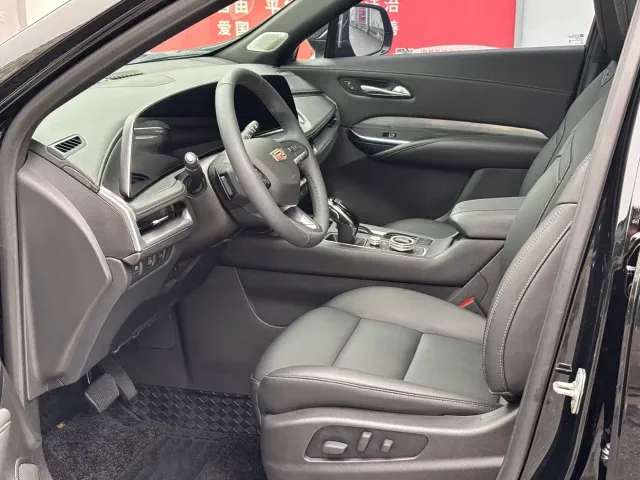 Cadillac XT4 — Фото автомобиля 4