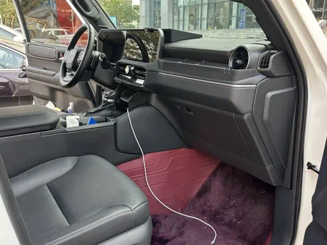 Toyota Prado — Фото автомобиля 6
