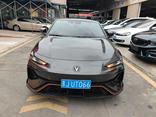 Changan UNI-V — Фото автомобиля 2