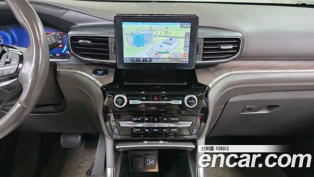 Ford Explorer — Фото автомобиля 19