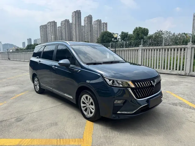 Wuling Jiachen — Фото автомобиля 3