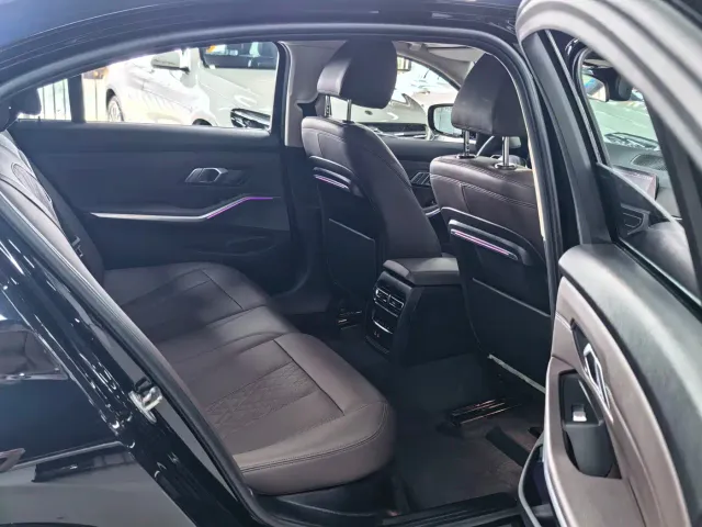 BMW 3 Series — Фото автомобиля 16