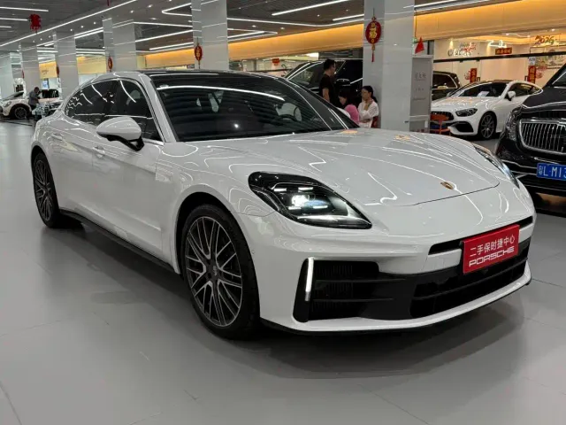 Porsche Panamera — Фото автомобиля 3