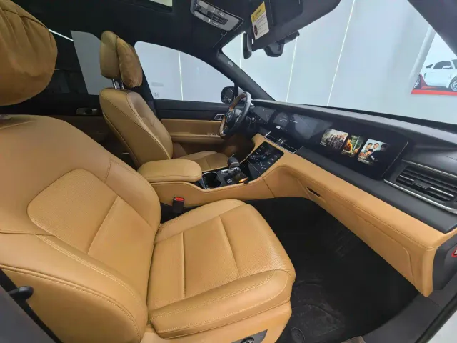 Li Auto ONE — Фото автомобиля 11
