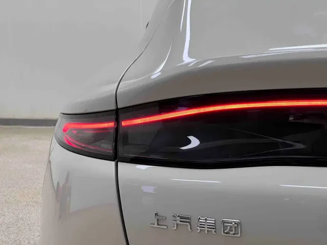 IM Motors LS6 — Фото автомобиля 10
