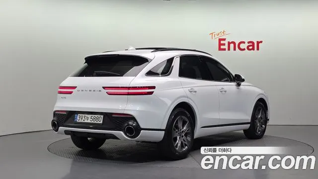 Genesis GV70 2.5T Бензин 2WD — Фото автомобиля 2