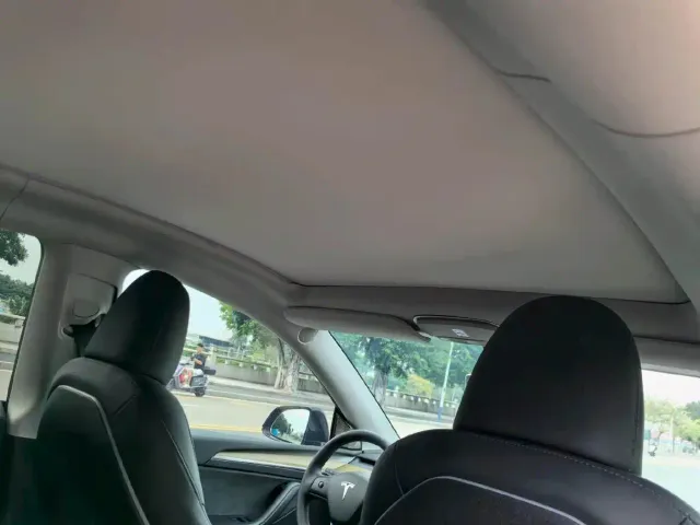 Tesla Model Y — Фото автомобиля 9