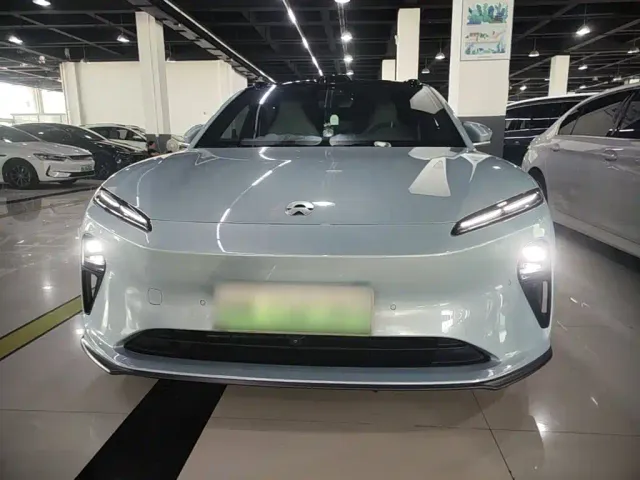 Nio ET5 Touring — Фото автомобиля 2