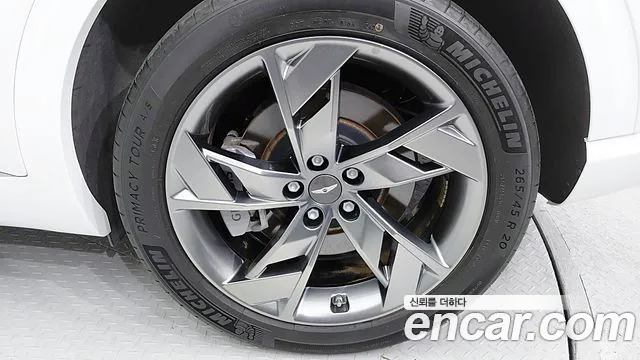 Genesis GV70 Electrified GV70 — Фото автомобиля 10