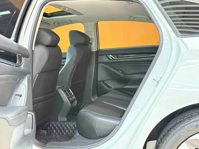 Honda Accord — Фото автомобиля 8